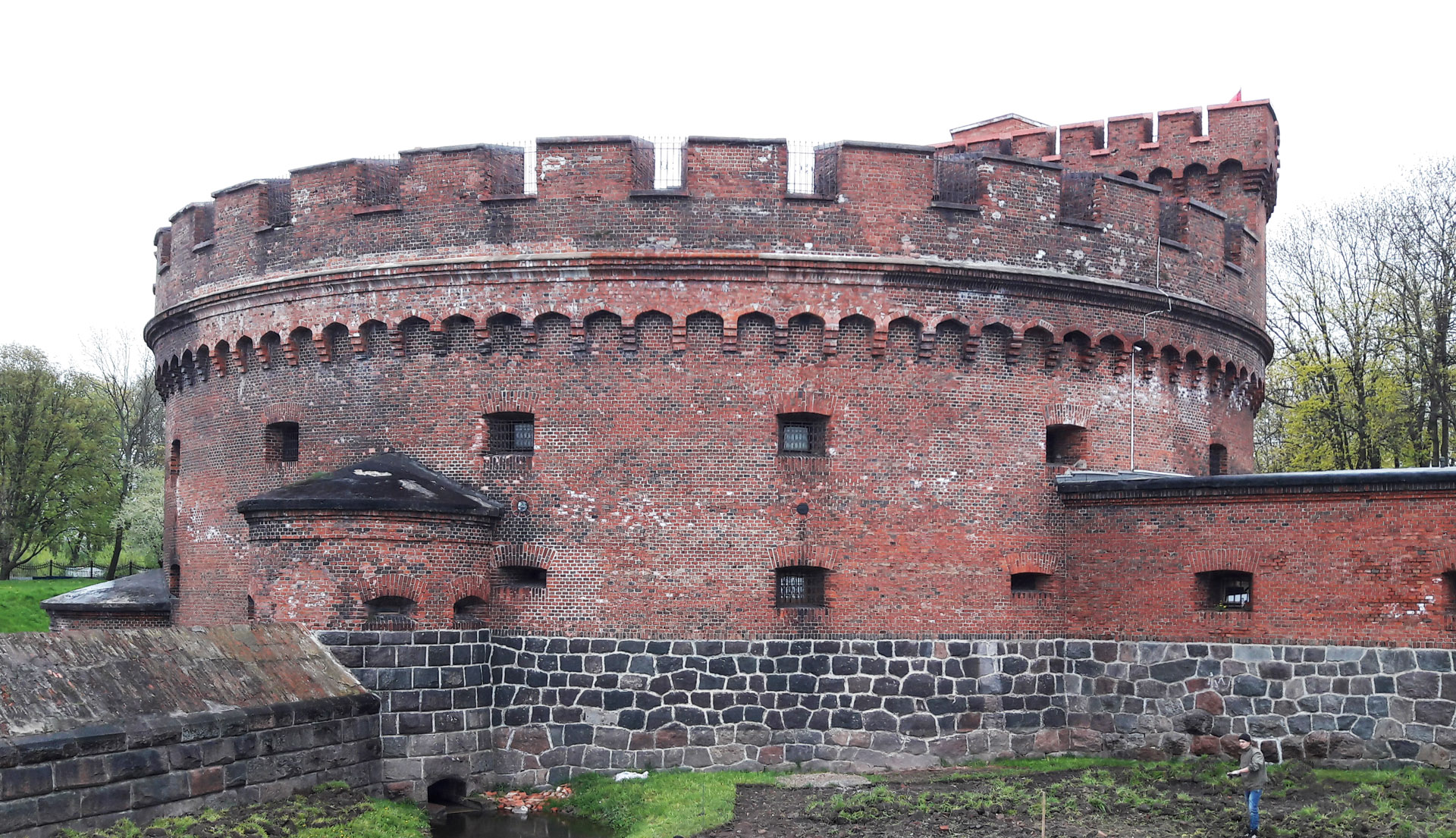 Калининград в мае: что посмотреть за один день (фото-видео-маршрут) |  Хаус-ТВ